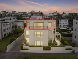 Prestigious Bellagio Penthouse with Panoramic Waterfront Views