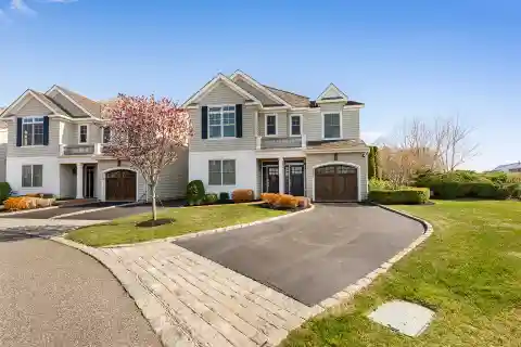 Beautifully Decorated Corner Unit for Rent