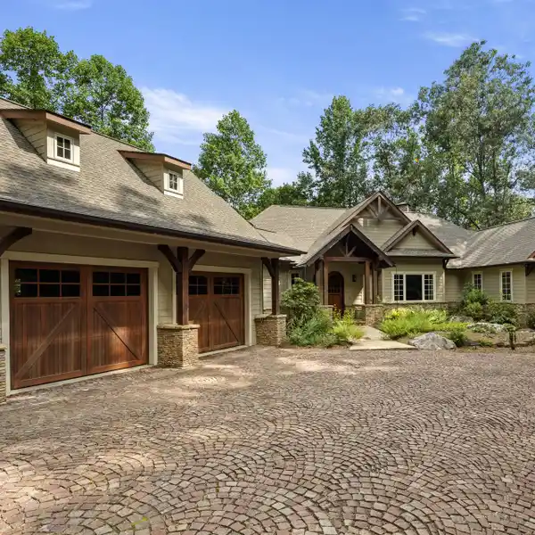 WHERE CRAFTSMANSHIP MEETS ARTISTRY