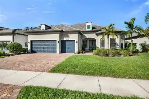 Luxury and Tranquility in the Heart of Estero