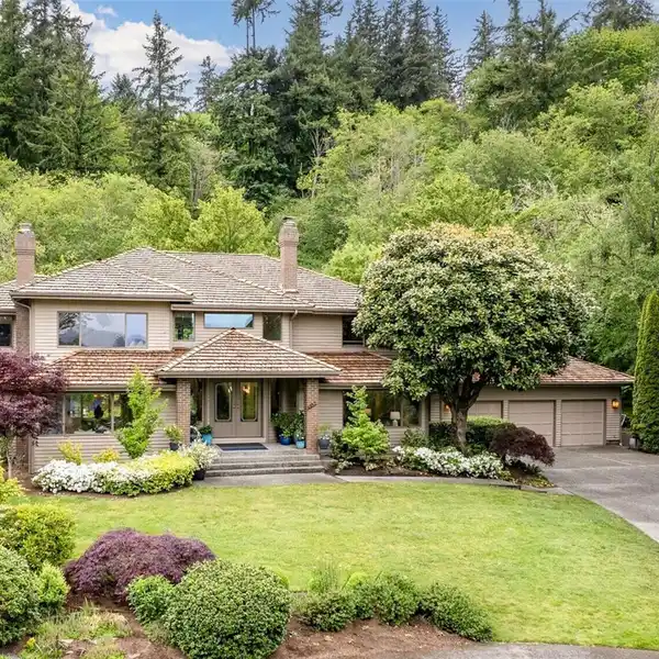 WELL-MAINTAINED ONE-OWNER LUXURY HOME