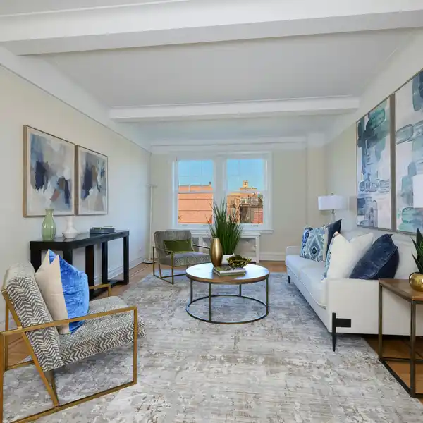 REFRESHED HIGH-FLOOR CLASSIC 7