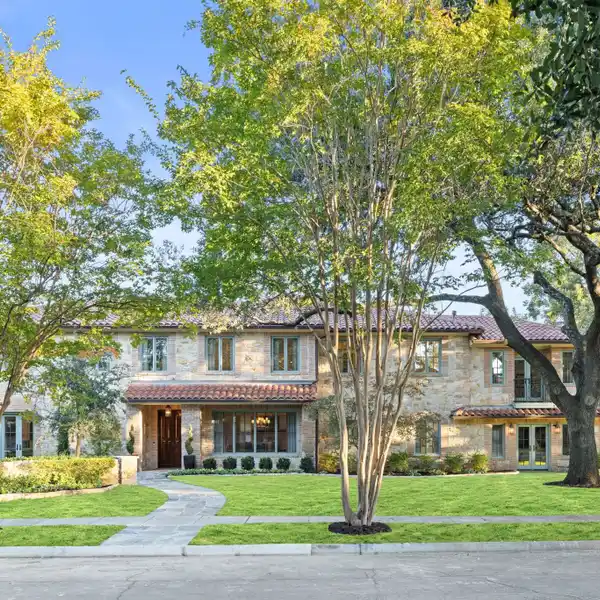 EXCEPTIONALLY RENOVATED HOME WITH GUEST HOUSE & POOL