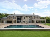LUXURY LIVING ON A QUIET LANE