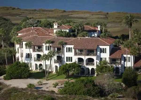 OCEANFRONT LUXURY WITH TERRACES AND BREATHTAKING VIEWS