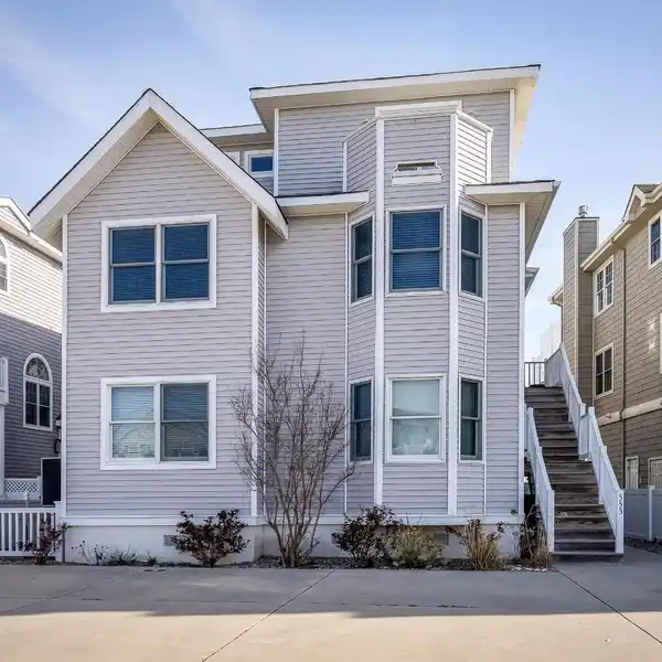 BAYSIDE BLISS WITH UNMATCHED WATER VIEWS