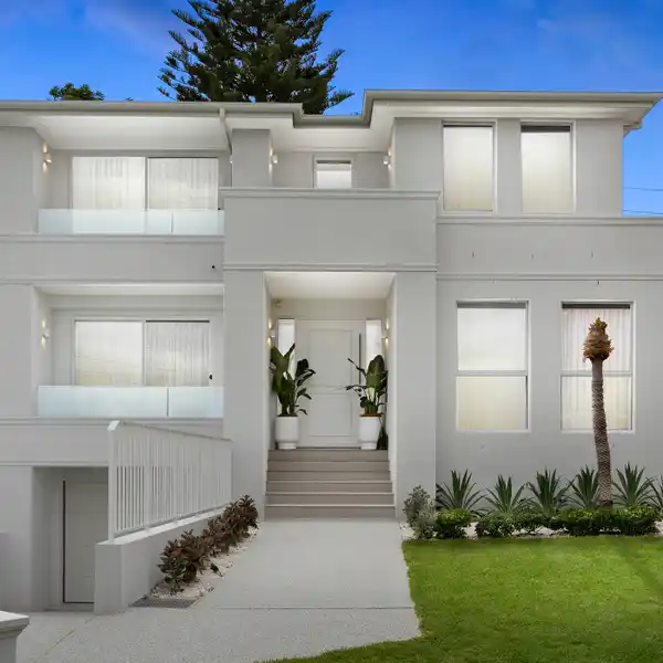 BREATHTAKINGLY BEAUTIFUL FIVE BEDROOM HOME