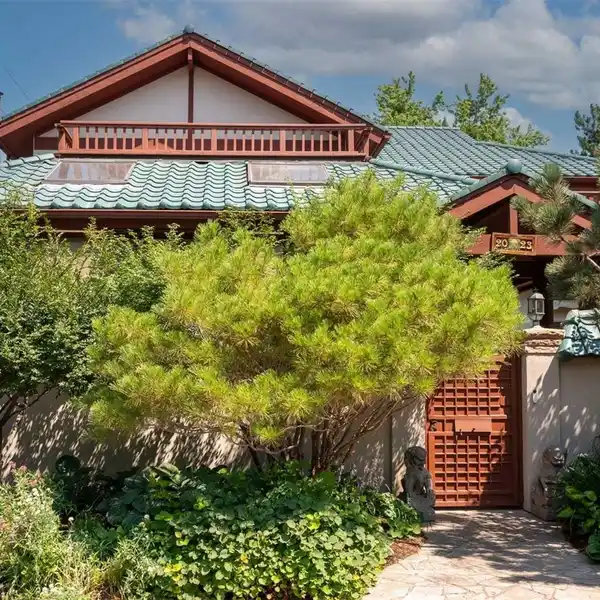 ARCHITECT-DESIGNED TRANQUIL JAPANESE-STYLE RESIDENCE