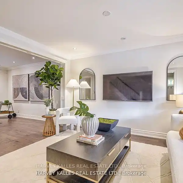 BEAUTIFUL HOME ON A SOUGHT-AFTER STREET IN MIDTOWN