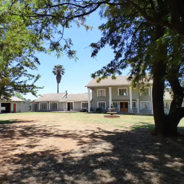 VERSATILE 42-HECTARE PROPERTY