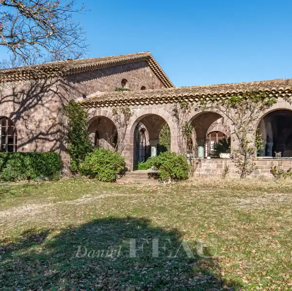 MOORISH-STYLE ESTATE WITH POOL AND GUESTHOUSE