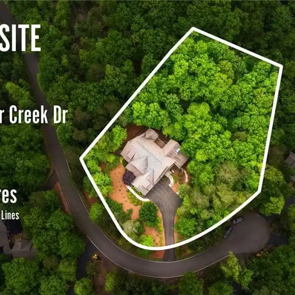 PRIVACY AND LUXURY IN THE WILDCAT SECTION OF BIG CANOE