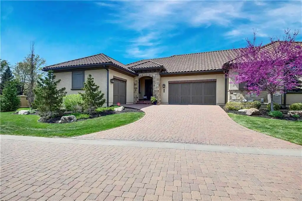 Move-in Ready Townhome in Prime Location