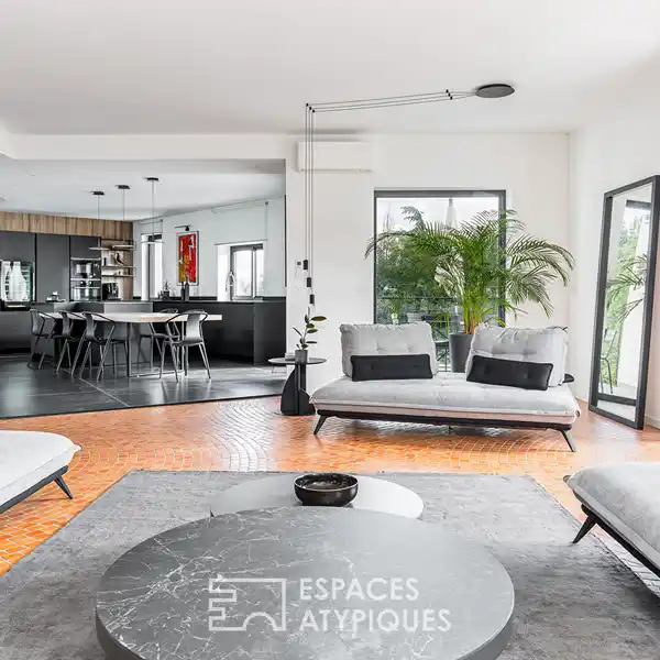 RECENTLY RENOVATED HOME WITH UNOBSTRUCTED VIEW