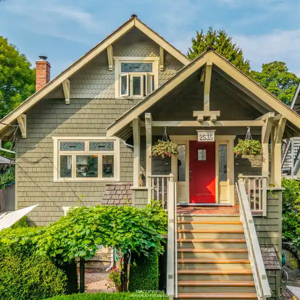 THOUGHTFULLY UPDATED VERSATILE TOWNHOME