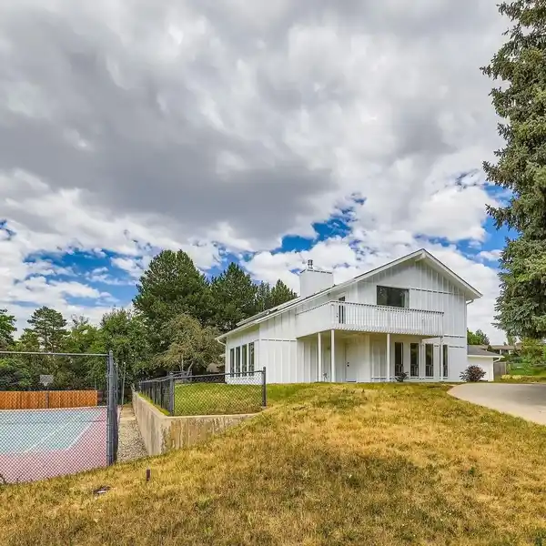 UPDATED HOME WITH TENNIS COURT AND ACCESSORY UNIT