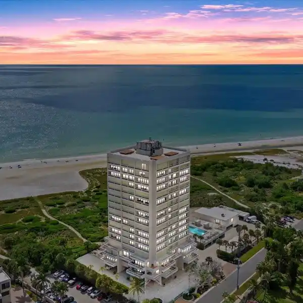 TURNKEY PENTHOUSE IN THE ICONIC TERRACE BUILDING