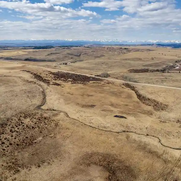 EXCEPTIONAL 325-ACRE RANCH LAND