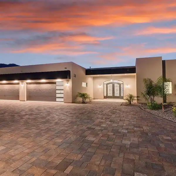 BRAND NEW LUXURY CONTEMPORARY HOME IN ALTA VISTA SONRISA