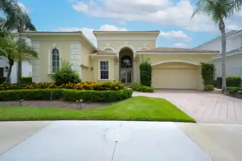 Light and Bright One-Story Home in the Country Club of Mirasol