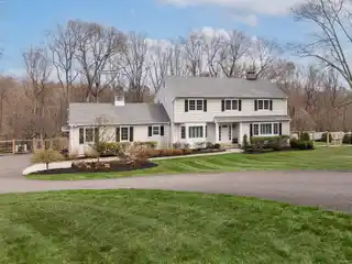 Exquisite Home on a Beautiful Cul-De-Sac