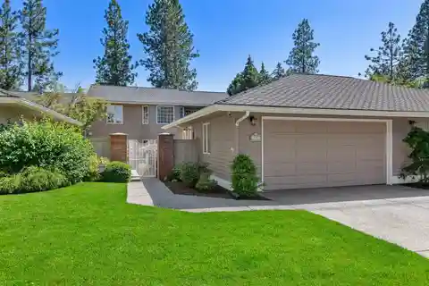 Yellowstone Meets Modern in Manito Place