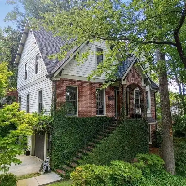 CHARMING DOWNTOWN DECATUR HOME