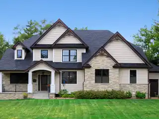 Spacious Modern Home Perfect for Entertaining