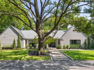 Designer’s Dream on a Charming Preston Hollow Street