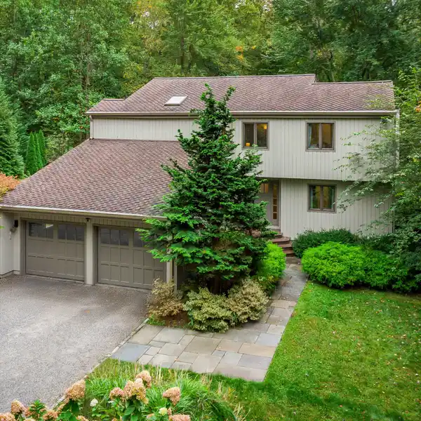 SCANDINAVIAN SIMPLICITY MEETS CALIFORNIA WARMTH