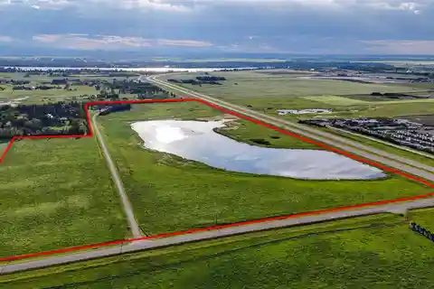 Home and Shop on an Expansive Parcel