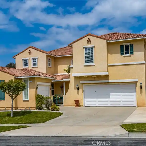 DESIRABLE HOME IN THE HILLS OF THE BRENTRIDGE COMMUNITY