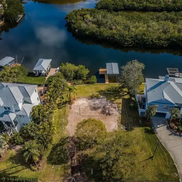 MARVELOUS WATERFRONT LOT