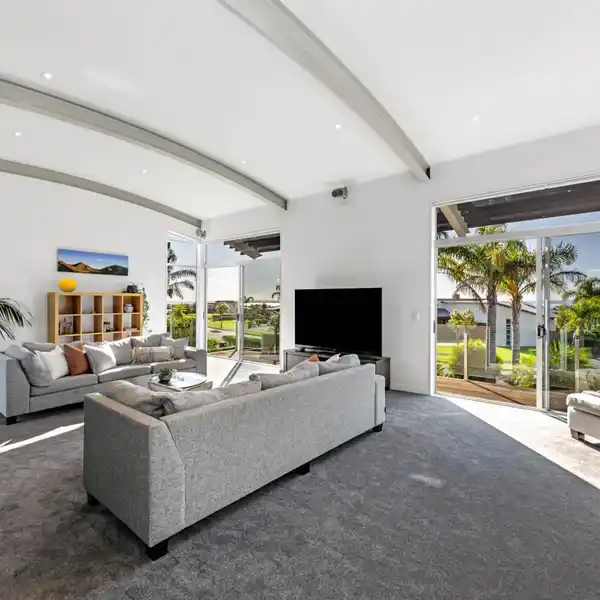 ARCHITECTURAL BRILLIANCE MEETS COASTAL LUXURY LIVING