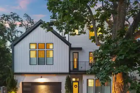 Stylish Home with Ev Charger and Security