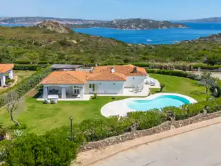 Panoramic Villa Overlooking Maddalena Archipelago