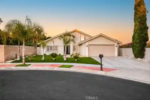 Single-Story Modern Oasis