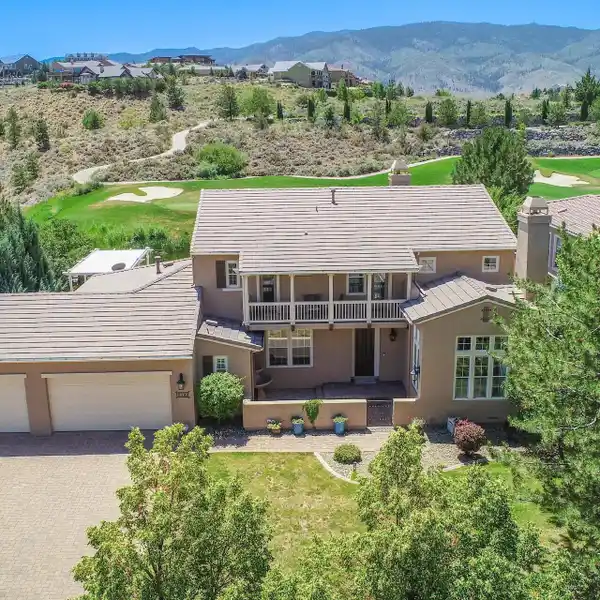 EXPANSIVE RESIDENCE ON THE SOMERSETT GOLF COURSE