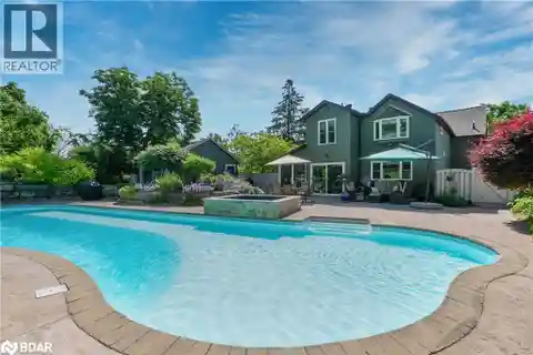 Update Home in the Heart of Barrie