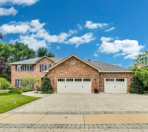 STATELY BRICK HOME IN INTERLAKEN RIDGE