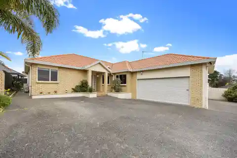 Low-Maintenance Family Home in Peaceful Community