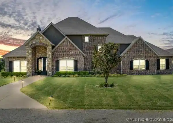 CUSTOM HOME ON 40 SERENE ACRES
