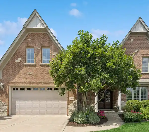 BEAUTIFUL METICULOUSLY CRAFTED RESIDENCE