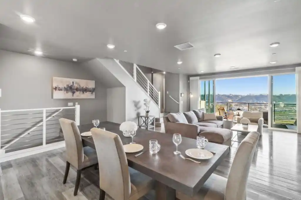 Upscale Living in Civita