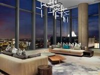 SOPHISITICATED URBAN PENTHOUSE