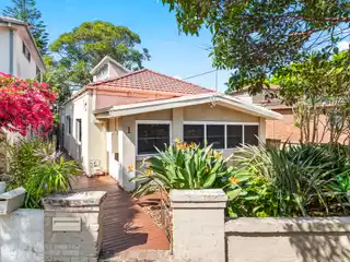 Sunny Character Home