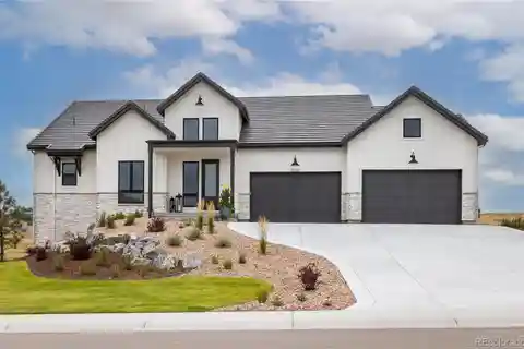 Remarkable Ranch-style Home in Sought-after Pradera