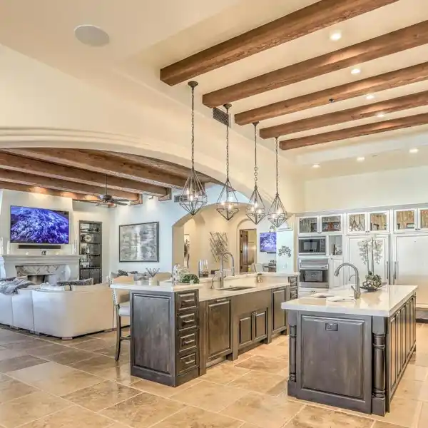 LUXURIOUS RESORT LIVING IN AN AMAZING LOCATION