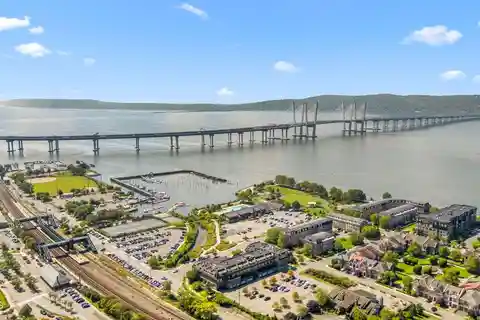 Waterfront Living at Hudson Harbor