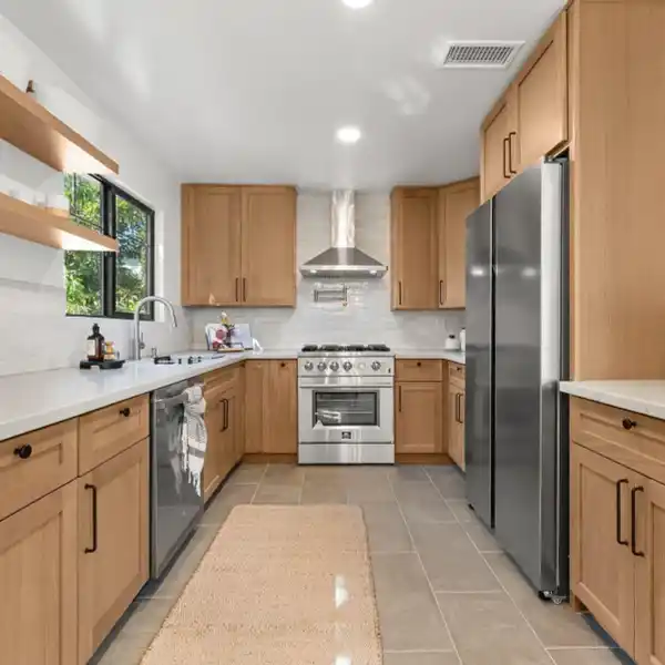 SOPHISTICATED LUXURY HOME